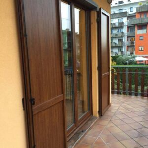 scuro in alluminio effetto legno